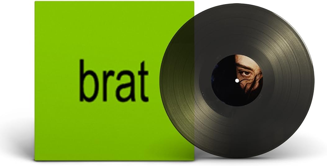 Capa de BRAT, de Charli XCX